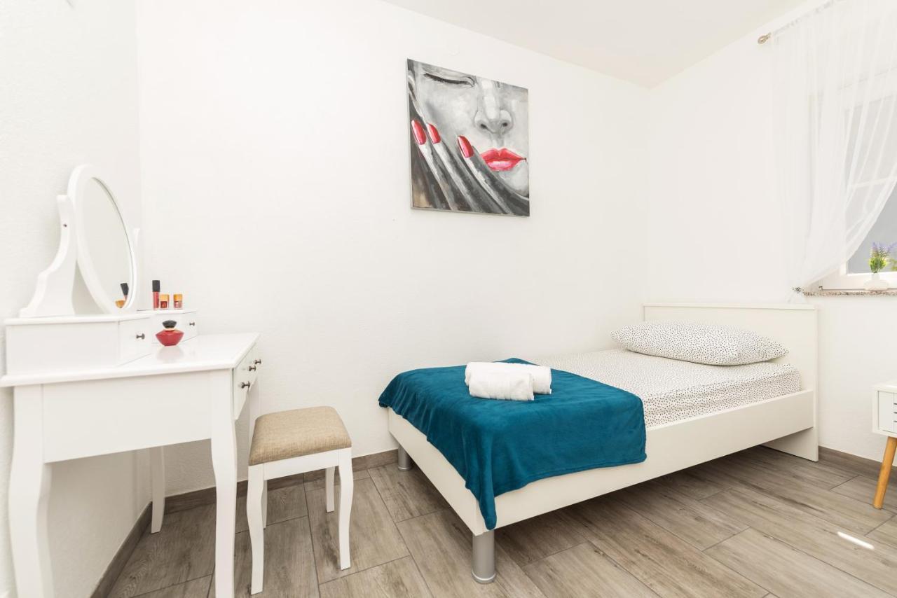 Makarska Dalija Apartamento Exterior foto